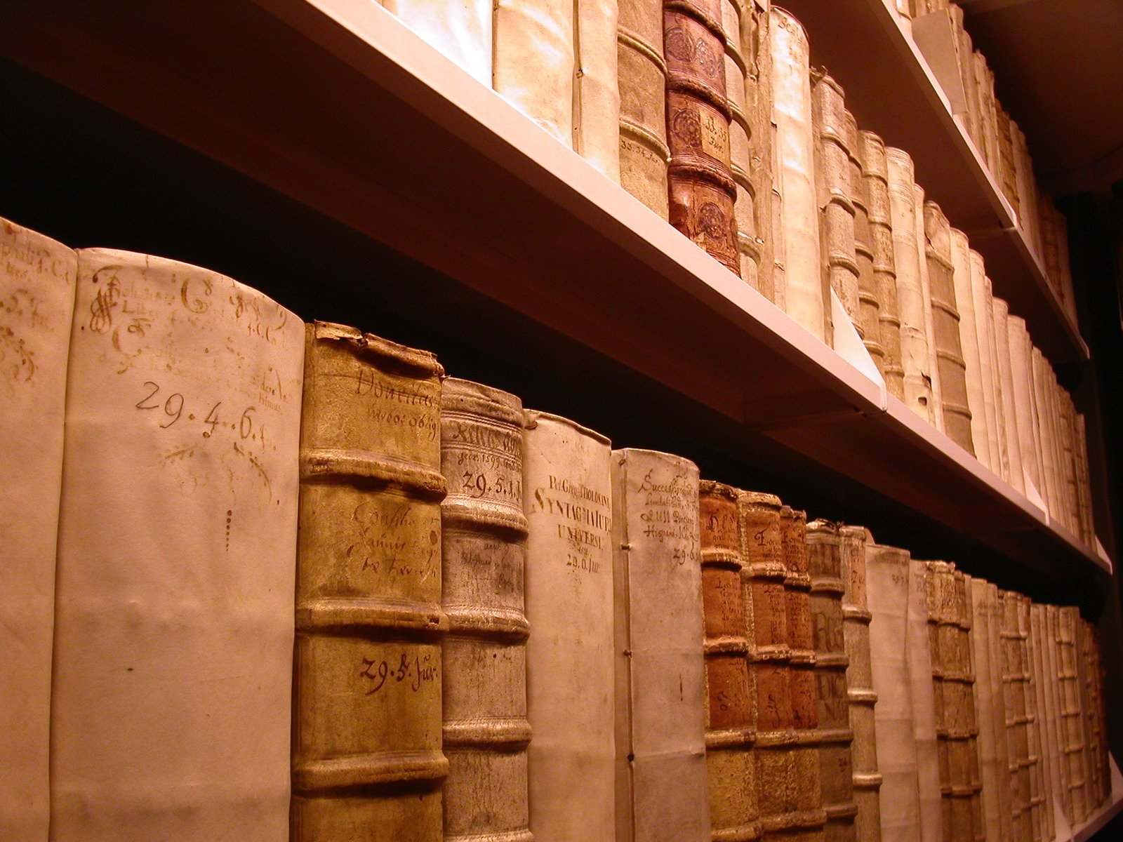 Древние библиотеки и архивы